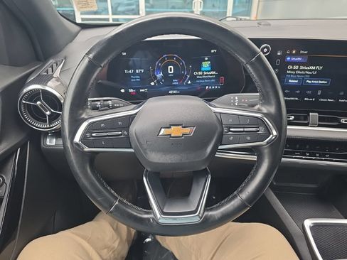 Used 2025 Chevrolet Equinox LT AWD/4WD image 18