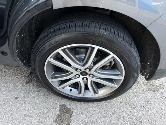 Used 2023 Ford Edge Titanium AWD/4WD image 12