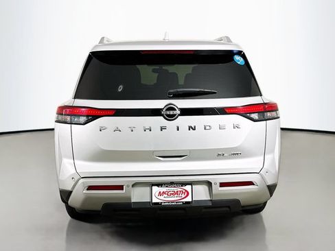Used 2022 Nissan Pathfinder SL AWD/4WD image 21