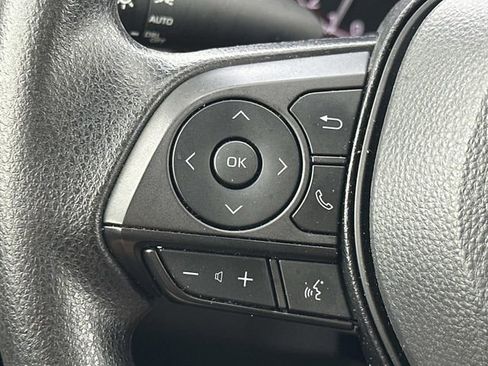 Used 2025 Toyota RAV4 XLE image 19