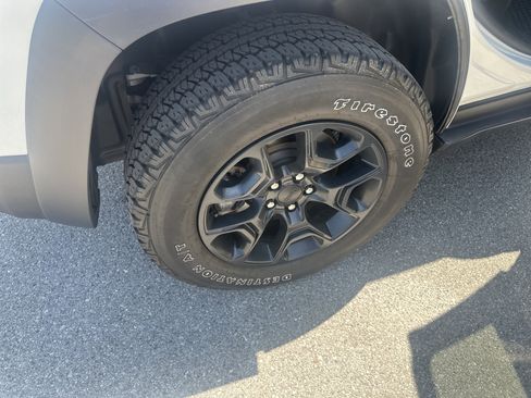 Used 2022 Jeep Cherokee Latitude w/ Sun & Sound Group AWD/4WD image 26