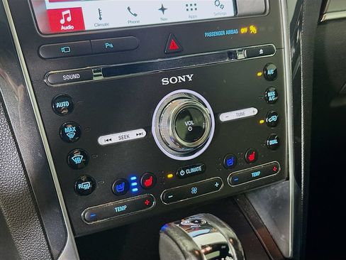 Used 2017 Ford Explorer Sport w/ Equipment Group 401A AWD/4WD image 14