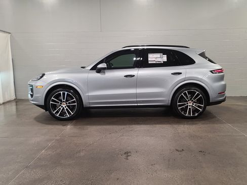 New 2026 Porsche Cayenne image 2