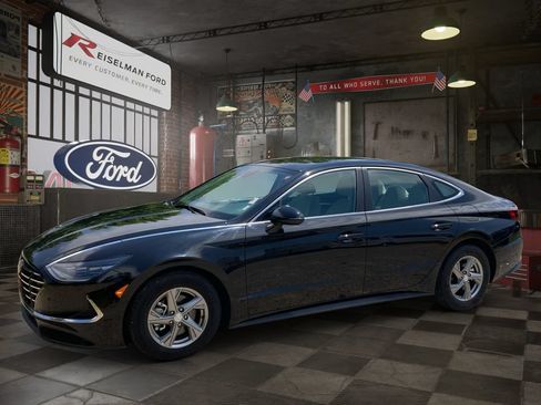 Used 2023 Hyundai Sonata SE FWD image 1
