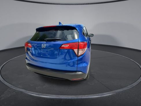 Used 2018 Honda HR-V EX image 7