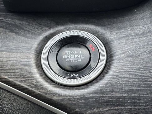 Used 2024 Jeep Grand Cherokee L Limited w/ Luxury Tech Group II AWD/4WD image 9