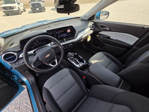 New 2026 Chevrolet Trax LT FWD image 12