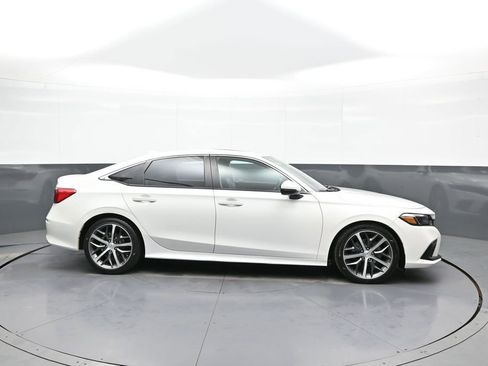 Used 2022 Honda Civic Touring image 5