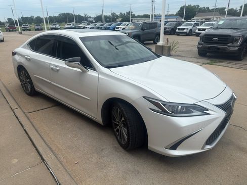 Used 2020 Lexus ES 350 w/ Premium Package FWD image 4