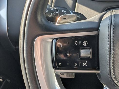 Used 2025 Land Rover Range Rover SE image 20