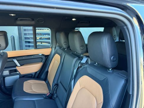 Used 2024 Land Rover Defender 130 X-Dynamic SE image 7