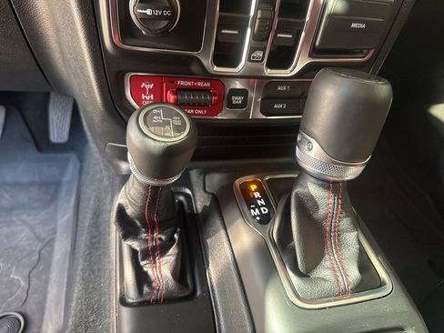 Used 2023 Jeep Wrangler Unlimited Rubicon 4xe image 15