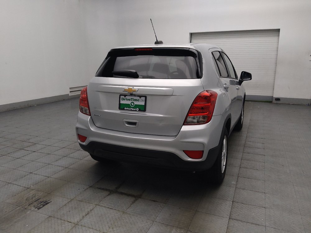 Used 2022 Chevrolet Trax LS w/ Tint and Cruise Package FWD image 9