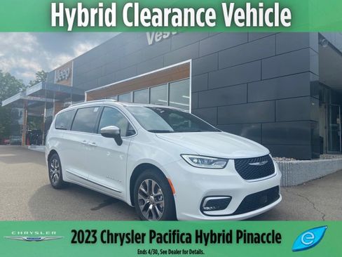 New 2023 Chrysler Pacifica Pinnacle image 1
