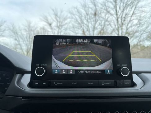 Used 2025 Honda Accord SE image 17
