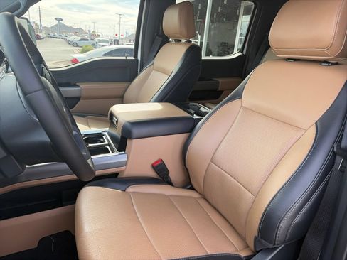 Used 2025 Ford F350 Lariat w/ Lariat Ultimate Package AWD/4WD image 12