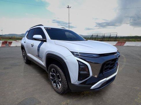 Used 2026 Chevrolet Equinox ACTIV FWD image 2