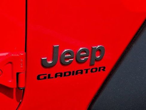 Used 2020 Jeep Gladiator Rubicon AWD/4WD image 36