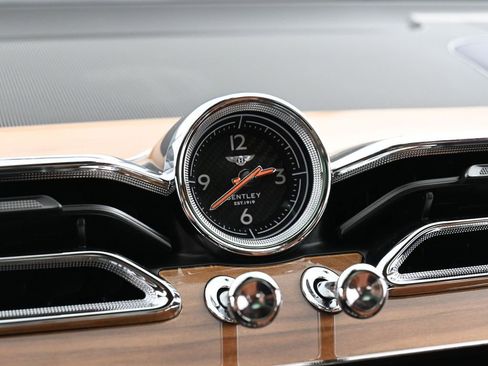 Certified 2024 Bentley Bentayga Azure image 23