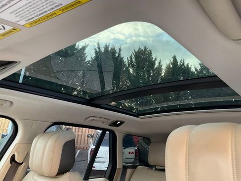 Used 2019 Land Rover Range Rover Supercharged image 8