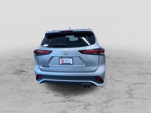 Certified 2025 Toyota Highlander XSE AWD/4WD image 8