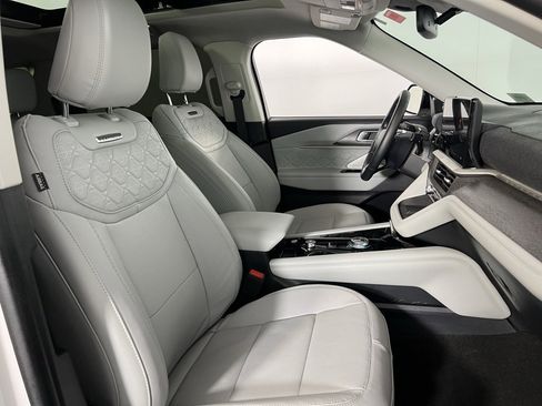 Used 2025 Ford Explorer Platinum w/ Ultimate Package image 34