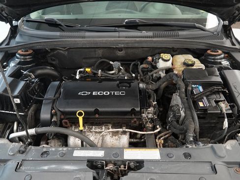 Used 2012 Chevrolet Cruze LS image 17