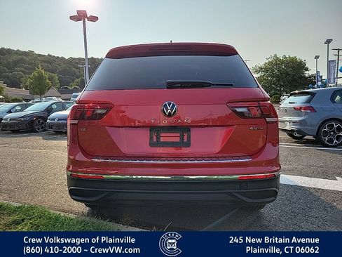 Certified 2023 Volkswagen Tiguan SE w/ Panoramic Sunroof Package AWD/4WD image 28