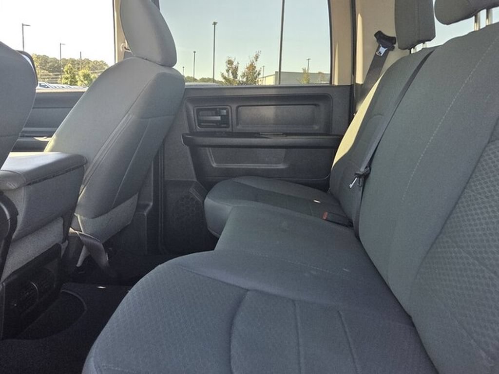 Used 2016 RAM 3500 Tradesman w/ Chrome Appearance Group RWD image 4