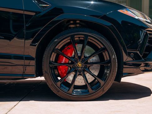 Used 2024 Lamborghini Urus S AWD/4WD image 9
