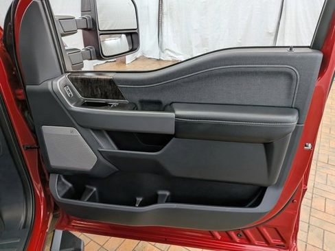 Used 2023 Ford F250 Lariat w/ Black Appearance Package image 28