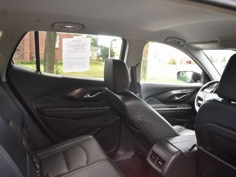 Used 2023 GMC Terrain SLT image 26