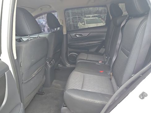 Used 2018 Nissan Rogue SV image 24