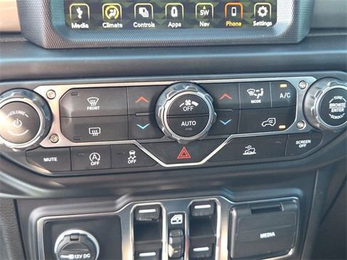 Used 2022 Jeep Gladiator Overland image 20