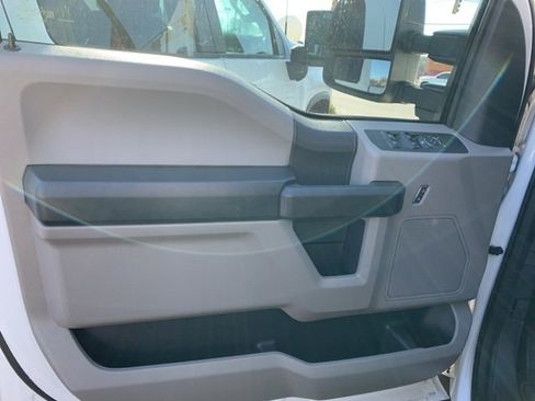 Used 2022 Ford F250 XL w/ STX Appearance Package image 8