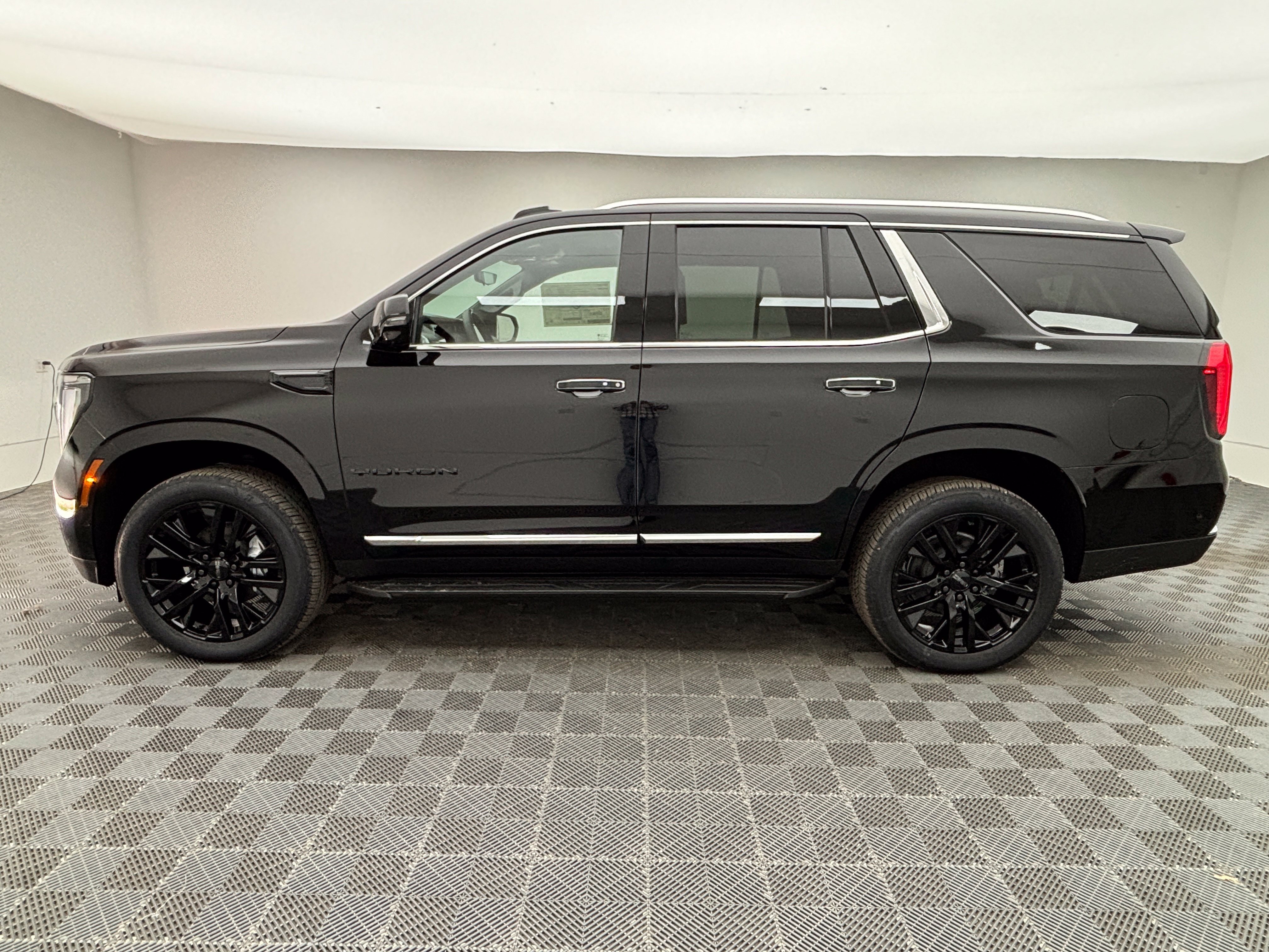 New 2026 GMC Yukon Elevation w/ Elevation Premium Package AWD/4WD image 17