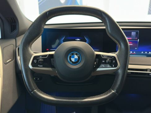 Used 2024 BMW iX xDrive50 w/ Sport Package AWD/4WD image 33