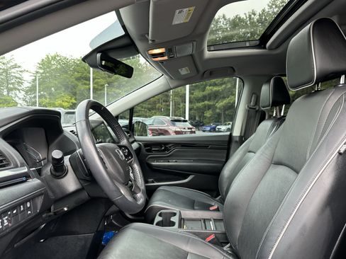 Used 2023 Honda Odyssey Elite image 7