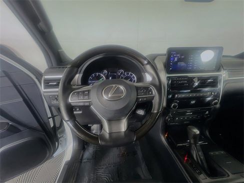 Used 2023 Lexus GX 460 Premium image 13