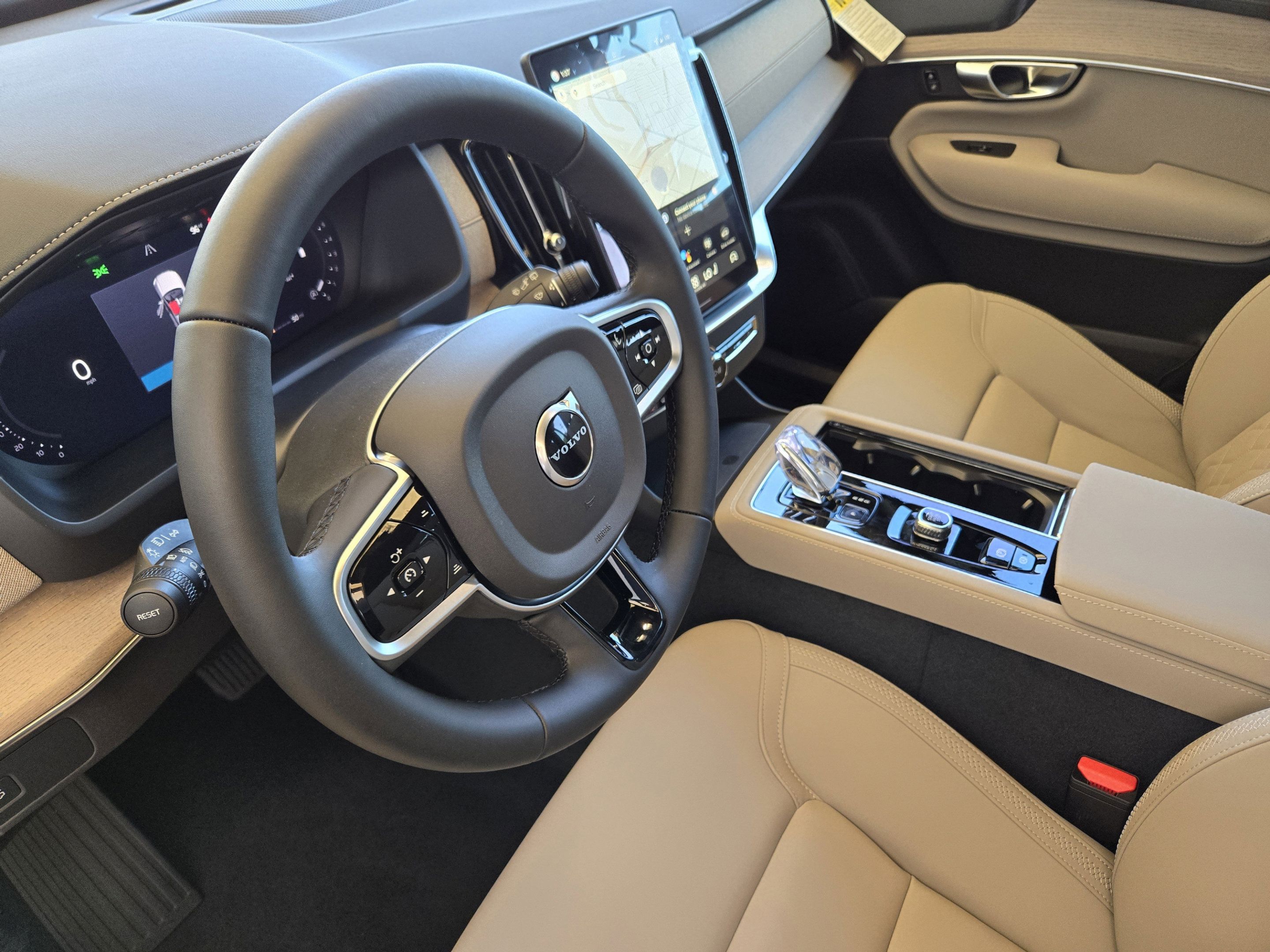 Used 2026 Volvo XC90 B6 Plus w/ Protection Package Premier AWD/4WD image 18