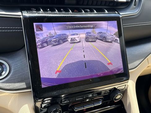 Used 2022 Jeep Grand Cherokee Limited AWD/4WD image 24