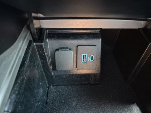 Used 2023 Ford Explorer ST w/ Equipment Group 401A AWD/4WD image 21