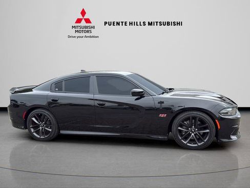 Used 2019 Dodge Charger Scat Pack w/ Navigation & Travel Group RWD image 3