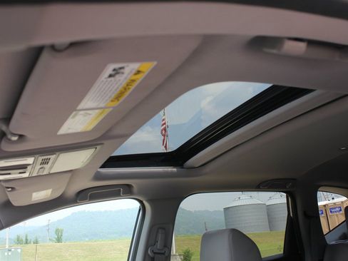 Used 2018 Honda CR-V Touring image 27