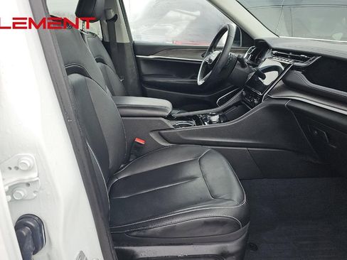 Used 2022 Jeep Grand Cherokee Limited 4xe image 9