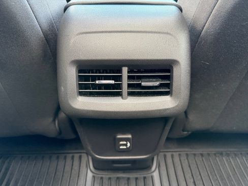 Used 2023 Chevrolet Equinox LT AWD/4WD image 34
