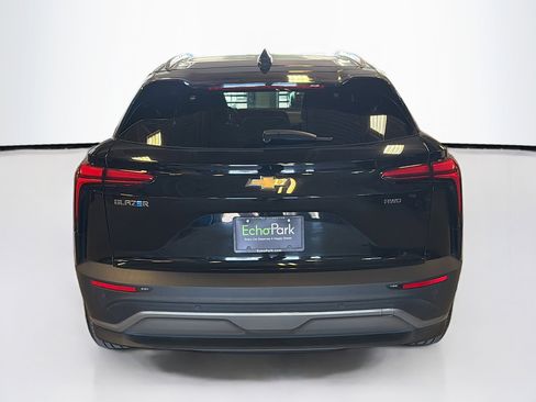Used 2024 Chevrolet Blazer EV LT image 7