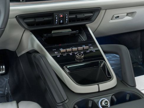 New 2026 Porsche Cayenne Turbo image 26