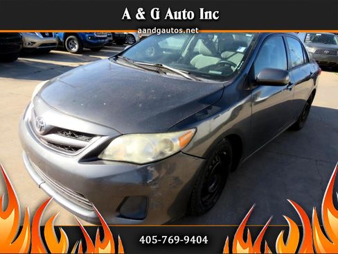 Used 2011 Toyota Corolla LE image 1