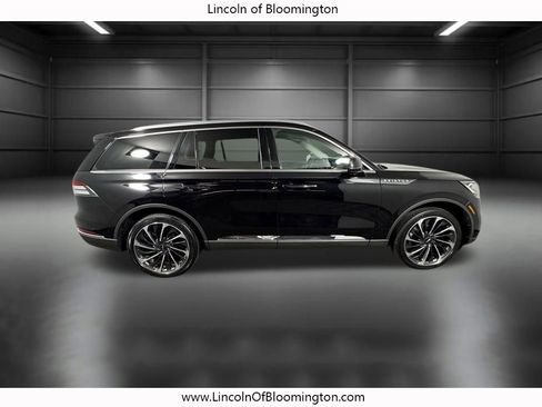 Certified 2022 Lincoln Aviator Reserve w/ Equipment Group 201A image 9